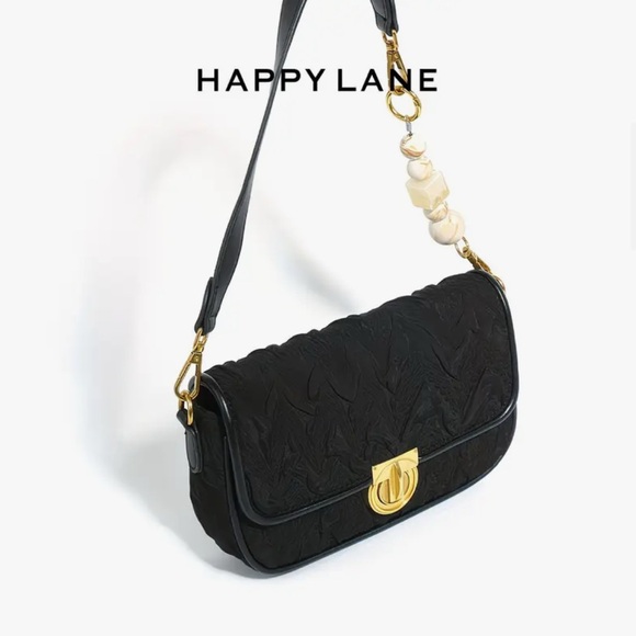 Black Ruched Textured Flap Crossbody Bag Gold Turn Lock Stone Bead Strap NIP - Picture 2 of 7